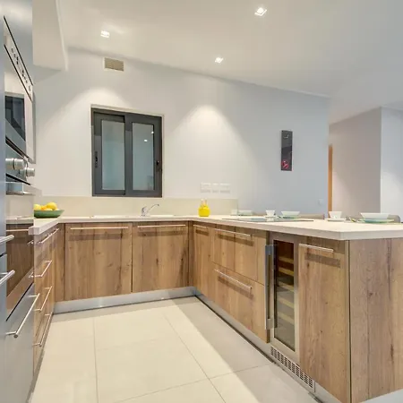 Apartmán Fabulous In Pendergardens St Julians With Jacuzzi *