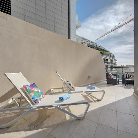 Fabulous In Pendergardens St Julians With Jacuzzi Apartmán *