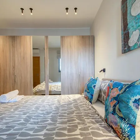 Fabulous In Pendergardens St Julians With Jacuzzi Apartmán